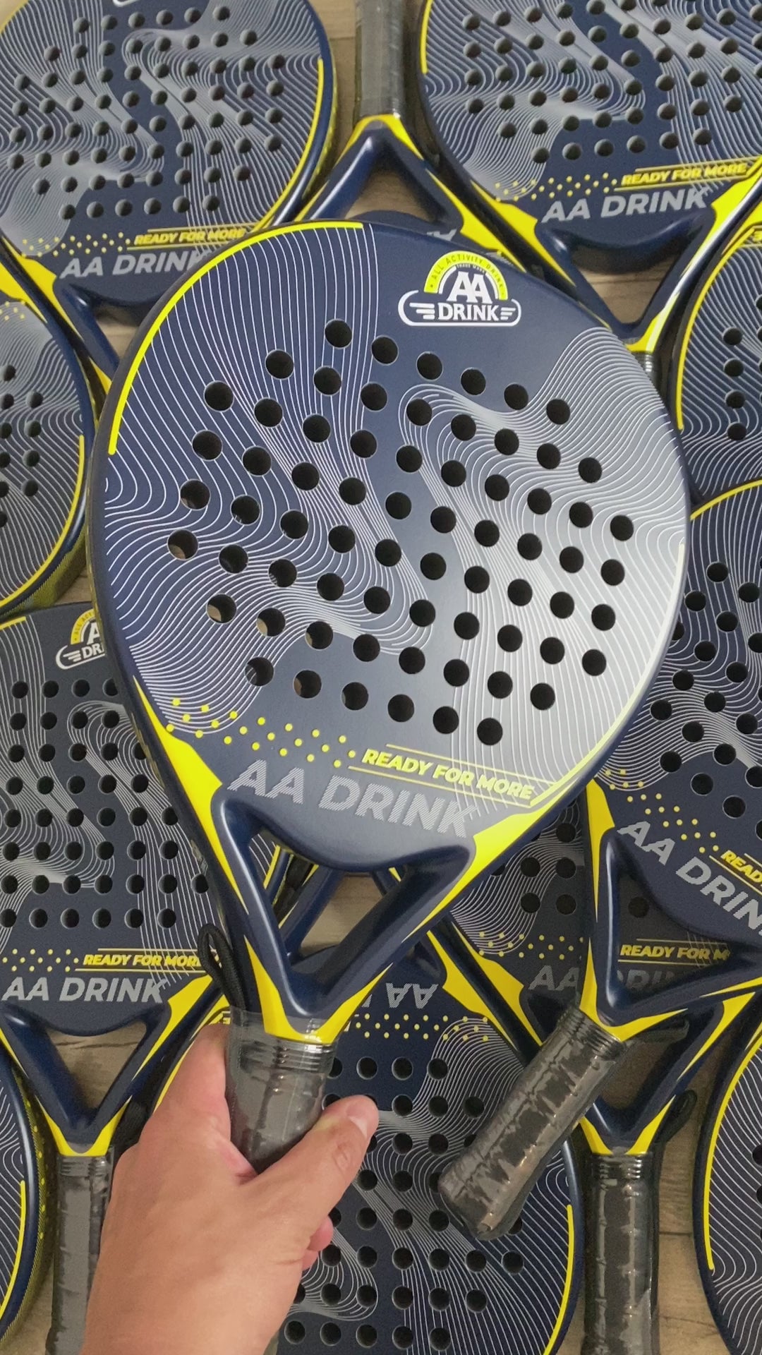 Custom Padelrackets van Padellabel voor AA Drink